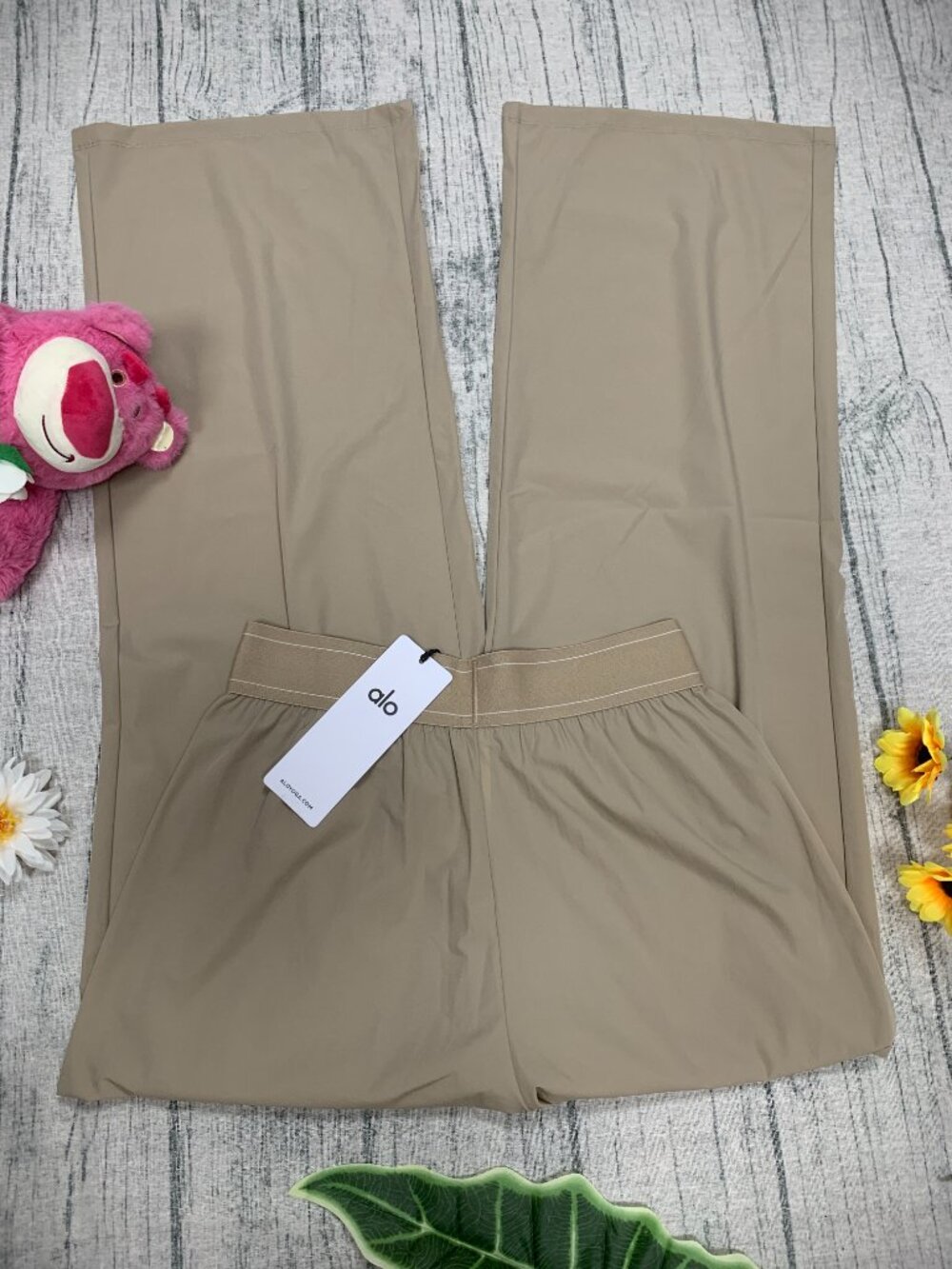 New ALO Yoga Women's Gravel Suit Up Pants👜Relaxed Fit 30" Inseam - Picture 4 of 10